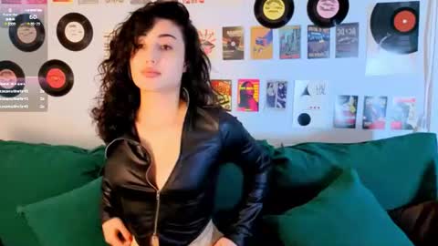 Snapshot of maya_rogerss chatting on 07.28.26 Maya online show from 07.28.26
