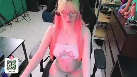 Maya Viola online show from 07.14.26