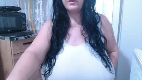 Snapshot of mayabbw50tits chatting on 11.18.25 Maya online show from 11.18.25