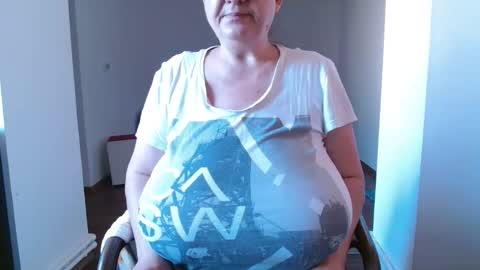 Snapshot of mayabbw50tits chatting on 05.29.26 Maya online show from 05.29.26