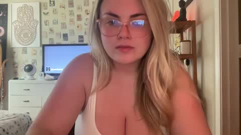 Maya Belle online show from 12.09.24