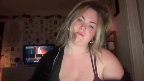 Maya Belle online show from 03.08.25