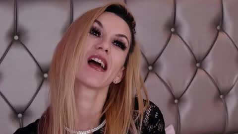 Maya online show from 12.04.25