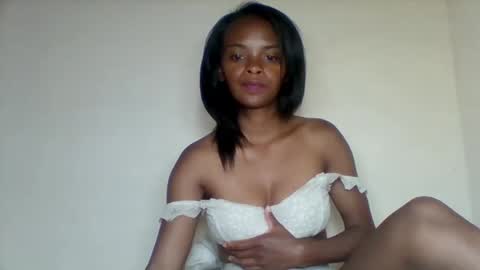 Snapshot of mayalabelle chatting on 11.02.25 mayalabelle online show from 11.02.25