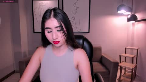 Snapshot of mayamoretti chatting on 11.07.25 Maya online show from 11.07.25