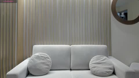 Snapshot of mayamoretti chatting on 12.15.25 Maya online show from 12.15.25