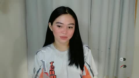 Snapshot of mayasally_ chatting on 03.04.25 mayasally_ online show from 03.04.25