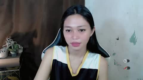 Snapshot of mayasally_ chatting on 06.17.26 mayasally_ online show from 06.17.26