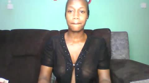 Snapshot of mayasmiley_ chatting on 10.09.25 prettydoll online show from 10.09.25