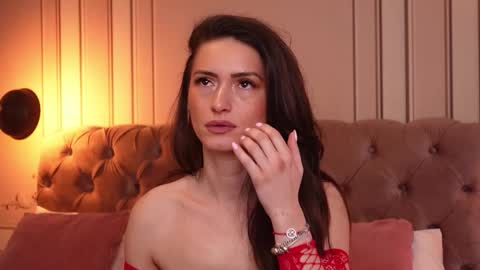 Snapshot of mayavixxen chatting on 03.10.25 MayaVixxen online show from 03.10.25