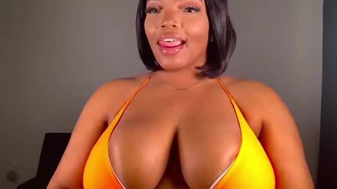 Snapshot of maybabi chatting on 12.01.24 MayBabi online show from 12.01.24