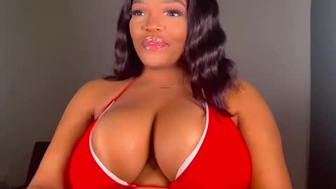 Snapshot of maybabi chatting on 12.25.24 MayBabi online show from 12.25.24