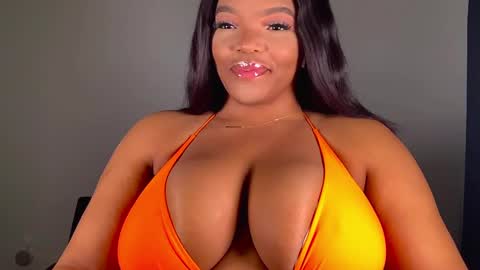 Snapshot of maybabi chatting on 12.31.24 MayBabi online show from 12.31.24