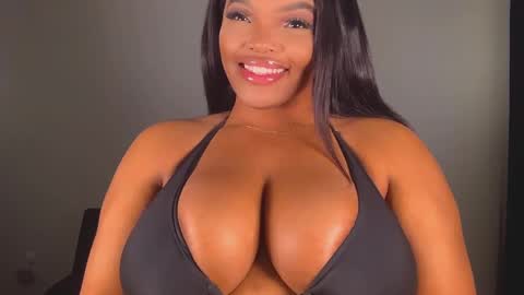 Snapshot of maybabi chatting on 01.09.25 MayBabi online show from 01.09.25