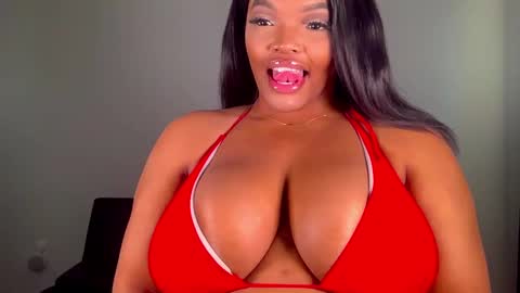 Snapshot of maybabi chatting on 01.10.25 MayBabi online show from 01.10.25