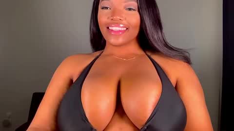 Snapshot of maybabi chatting on 01.14.25 MayBabi online show from 01.14.25