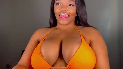 Snapshot of maybabi chatting on 01.31.25 MayBabi online show from 01.31.25