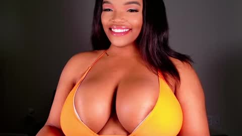 Snapshot of maybabi chatting on 02.10.25 MayBabi online show from 02.10.25