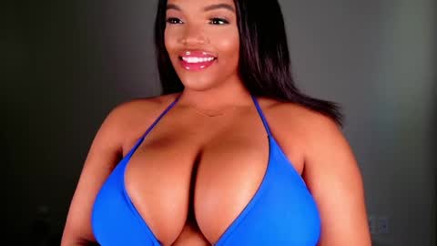 Snapshot of maybabi chatting on 02.11.25 MayBabi online show from 02.11.25