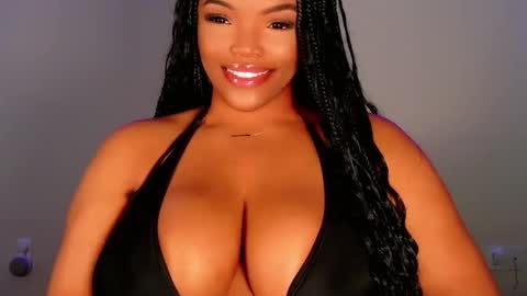 Snapshot of maybabi chatting on 10.28.25 MayBabi online show from 10.28.25