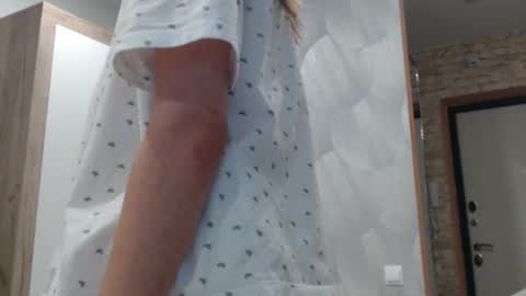 Snapshot of maybe_doll chatting on 03.20.26 maybe_doll online show from 03.20.26