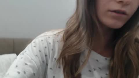 Snapshot of maybe_doll chatting on 04.02.26 maybe_doll online show from 04.02.26