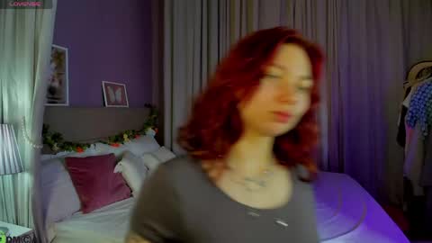 Snapshot of maybe_mia chatting on 05.07.26 Mia GMT2 Mon 3-9 AM Tue 3-9 AM Wed 3-9 AMThur 10 AM - 4 PM Fri 3-9 AM Sat 3-9 AM Sun 3-9 AM. online show from 05.07.26