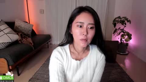 Snapshot of maybenanako chatting on 12.13.25 Nanako online show from 12.13.25