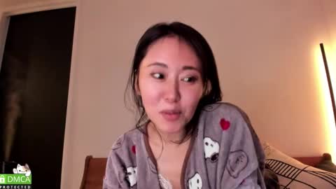 Snapshot of maybenanako chatting on 02.22.26 Nanako online show from 02.22.26