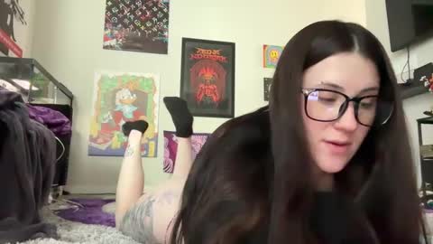 Snapshot of mayhem4ever chatting on 01.02.25 mayhem online show from 01.02.25