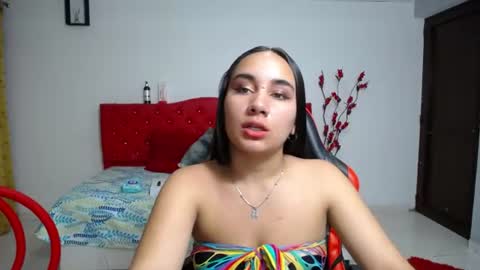 Snapshot of maylin_hornyy19 chatting on 06.16.26 Maylin online show from 06.16.26