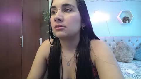 Snapshot of maylin_hornyy19 chatting on 07.07.26 Maylin online show from 07.07.26