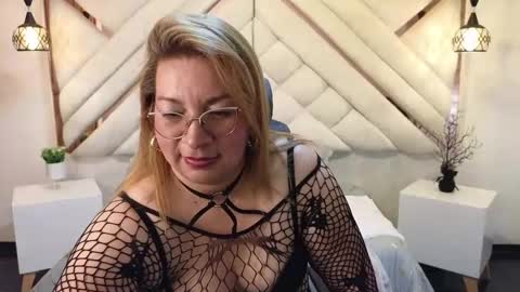 Mailyn online show from 02.13.25