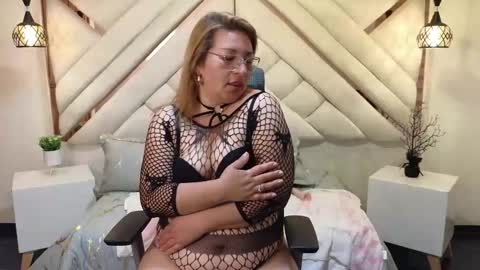 Mailyn online show from 02.13.25