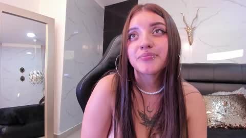 Snapshot of maylinsanchez chatting on 12.17.24 Maylin online show from 12.17.24