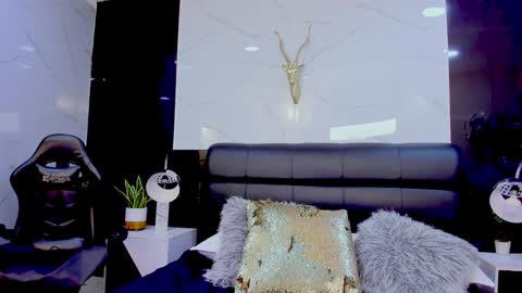 Snapshot of maylinsanchez chatting on 12.21.24 Maylin online show from 12.21.24