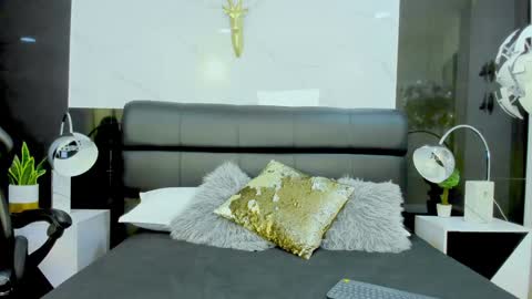 Snapshot of maylinsanchez chatting on 12.31.24 Maylin online show from 12.31.24