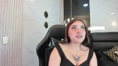 Snapshot of maylinsanchez chatting on 02.12.25 Maylin online show from 02.12.25