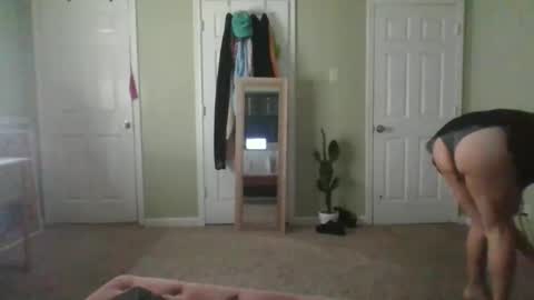 Snapshot of mayra_mayhem chatting on 10.28.25 diana doll online show from 10.28.25