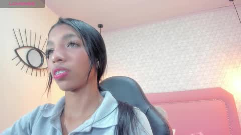 Snapshot of mayroberts chatting on 02.11.25 MAY online show from 02.11.25