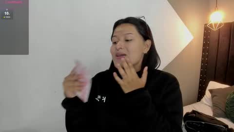 Mayu KIm online show from 11.23.25