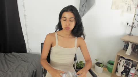 Snapshot of mazikeen_18 chatting on 12.09.24 mazikeen_18 online show from 12.09.24