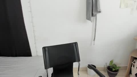 Snapshot of mazikeen_18 chatting on 01.07.25 mazikeen_18 online show from 01.07.25