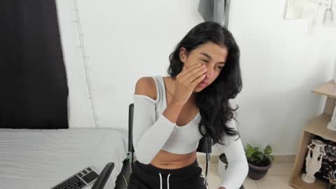 Snapshot of mazikeen_18 chatting on 01.13.25 mazikeen_18 online show from 01.13.25