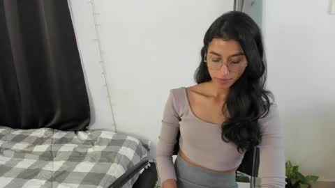 Snapshot of mazikeen_18 chatting on 03.03.25 mazikeen_18 online show from 03.03.25