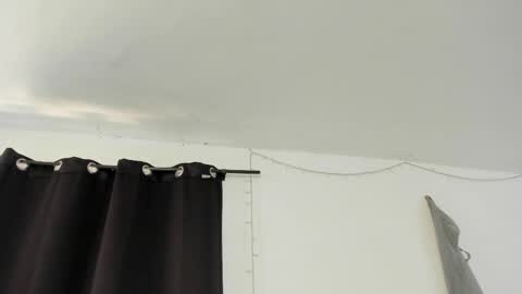 Snapshot of mazikeen_18 chatting on 03.08.25 mazikeen_18 online show from 03.08.25