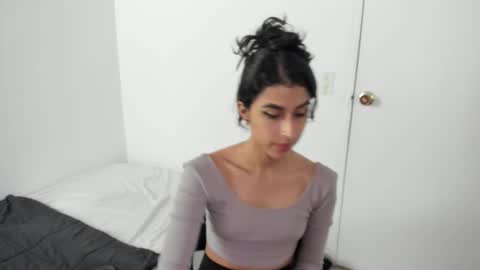 Snapshot of mazikeen_18 chatting on 11.27.25 mazikeen_18 online show from 11.27.25