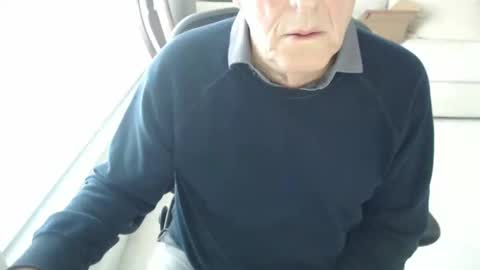 Snapshot of mbeastie chatting on 01.15.25 Beastie online show from 01.15.25