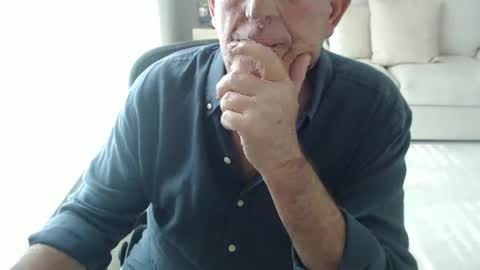 Snapshot of mbeastie chatting on 12.03.25 Beastie online show from 12.03.25