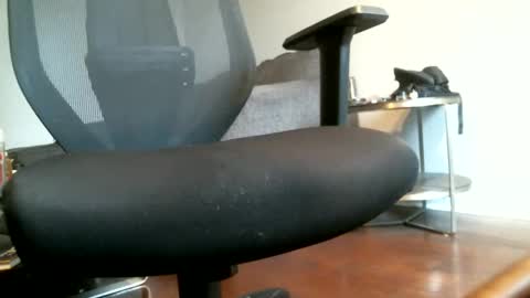 Snapshot of mcbuster11 chatting on 01.01.25 mcbuster11 online show from 01.01.25